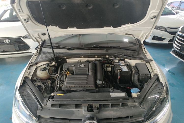 Volkswagen Golf 2018 car image #20