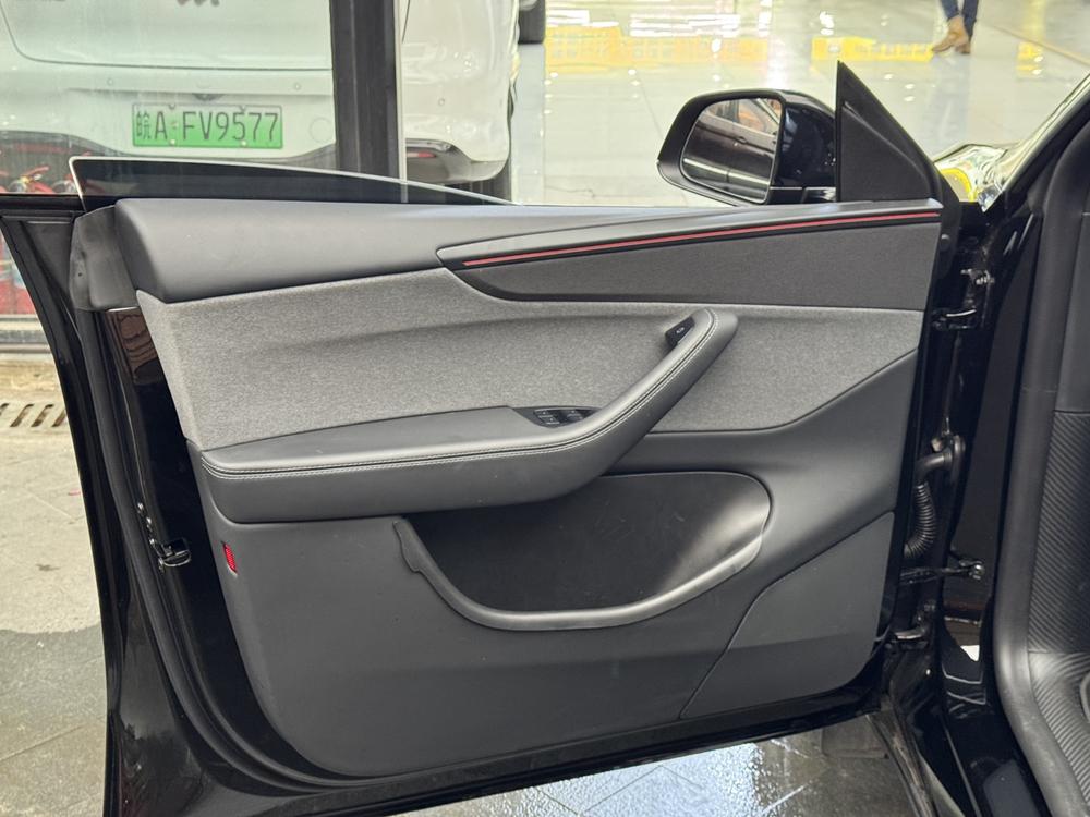 Tesla Model Y 2026 #12 Tesla Model Y 2026 изображение автомобиля #12
