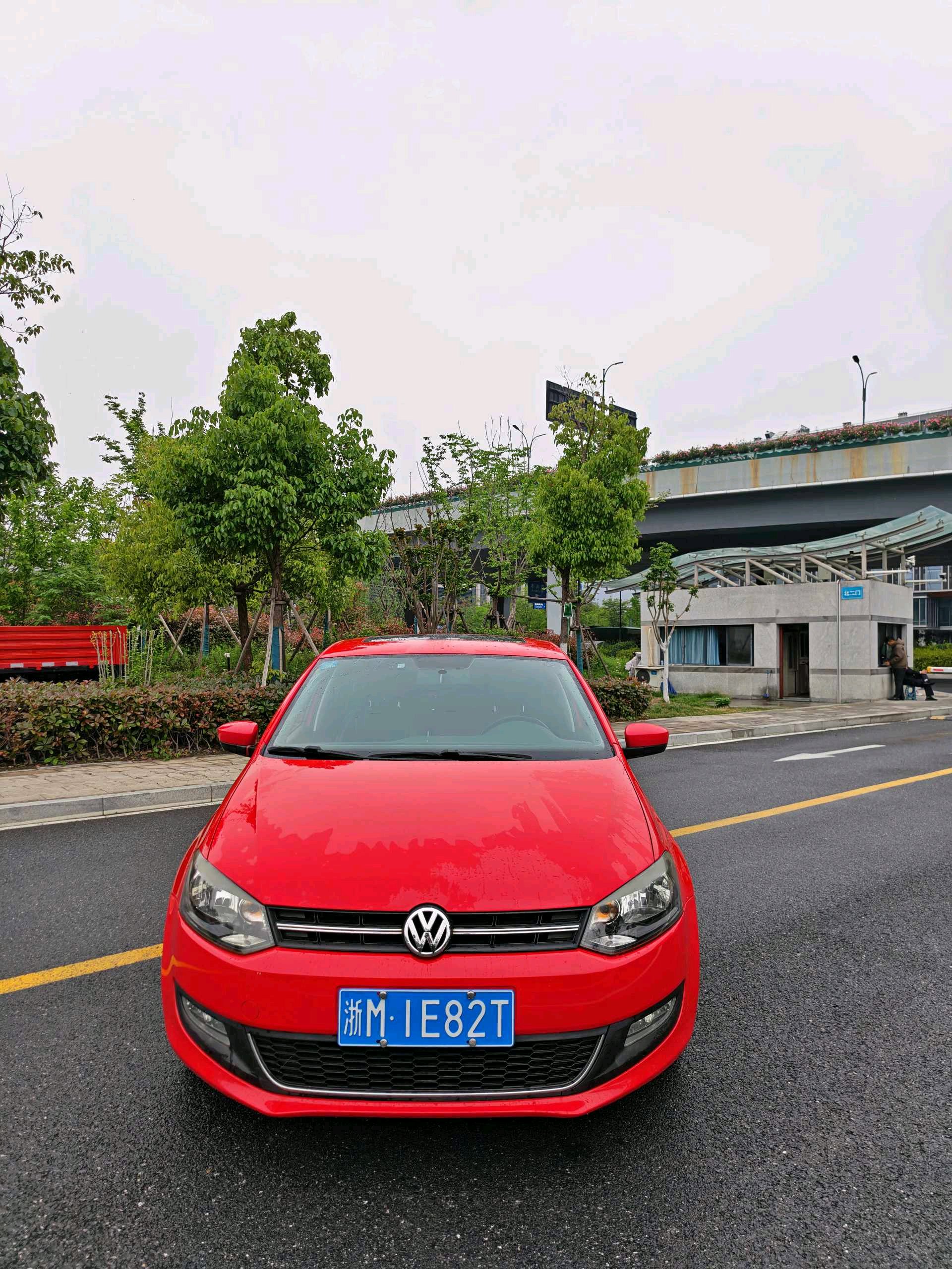 Volkswagen Polo 2012 изображение автомобиля #2