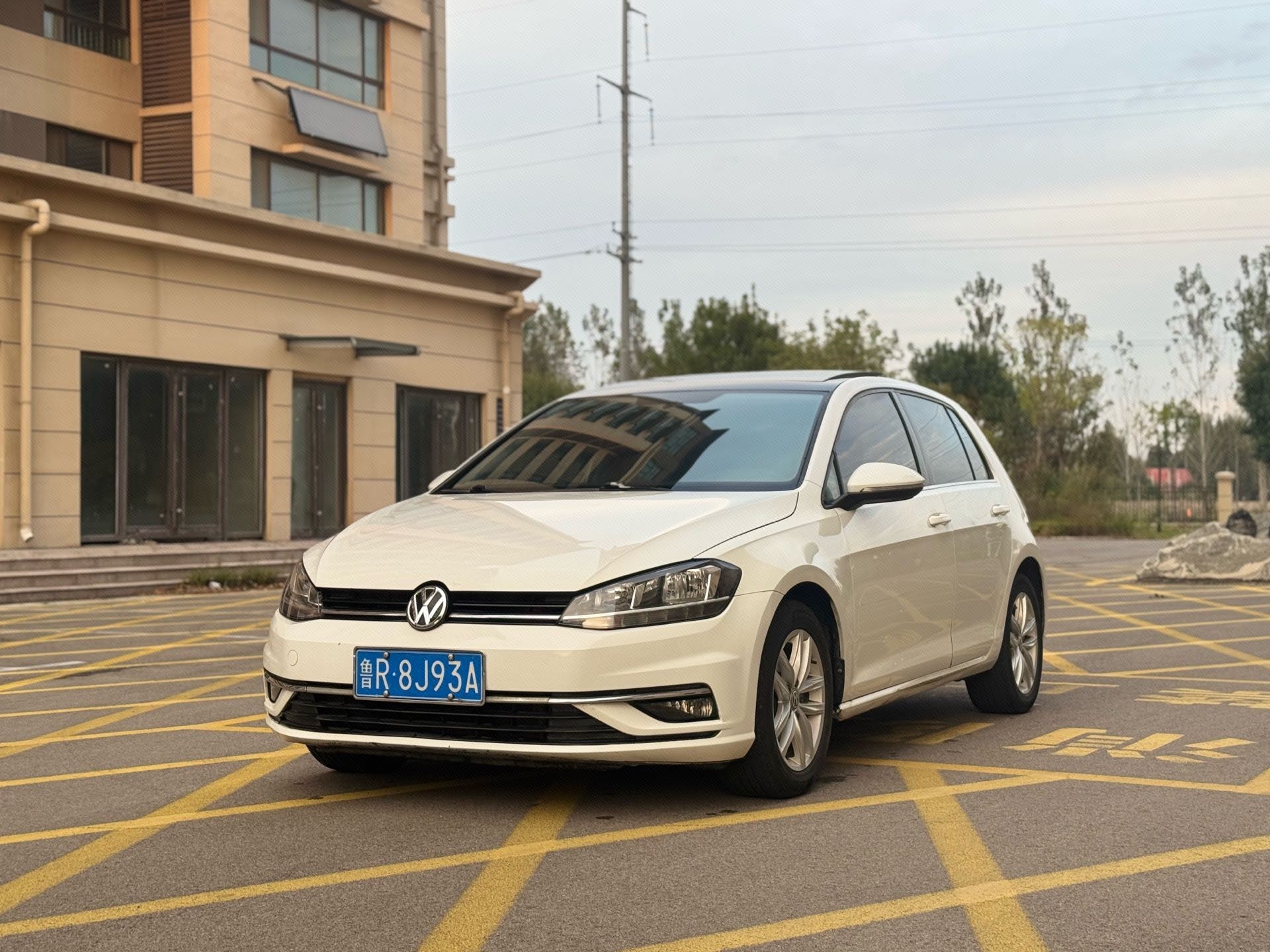 2018 2018 car image