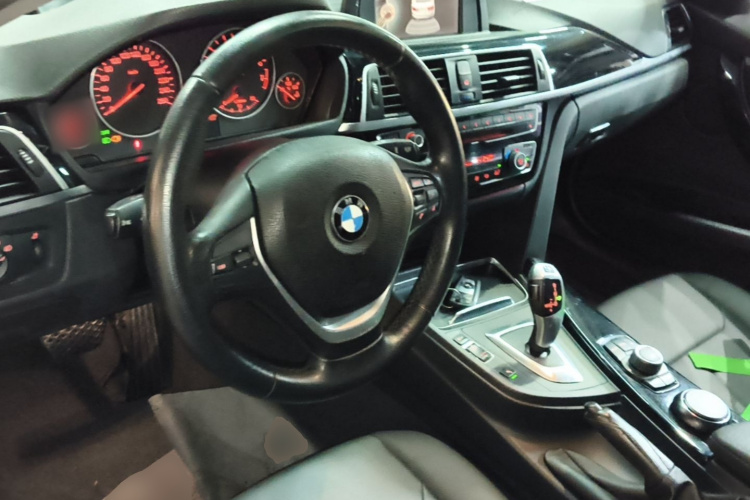 BMW 3 Series 2017 #10 BMW 3 Series 2017 car image #10