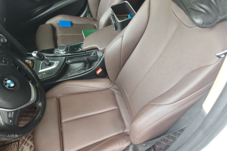 BMW 3 Series 2019 car image #17