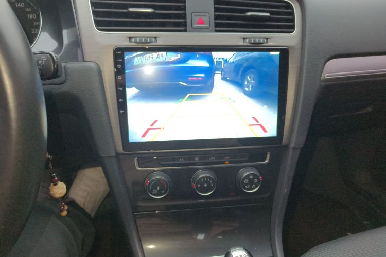 Volkswagen Golf 2018 car image #13