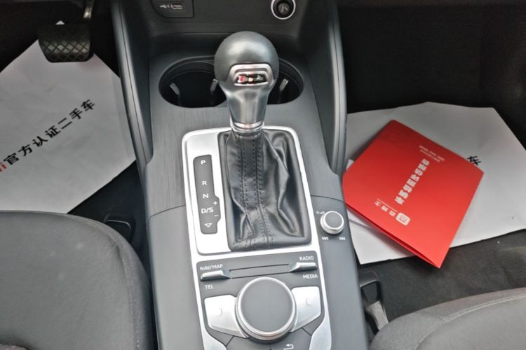 Audi A3 2018 immagine di auto #14