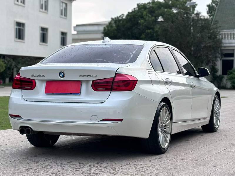 BMW 3 Series 2018 car image #4