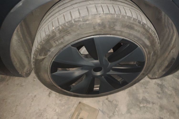 Tesla Model Y 2024 #6 Tesla Model Y 2024 immagine di auto #6
