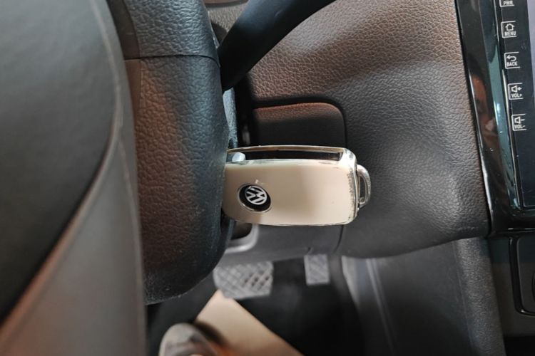 Volkswagen Polo 2019 car image #9