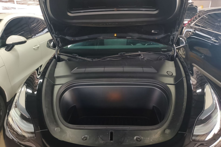 Tesla Model Y 2024 #20 Tesla Model Y 2024 car image #20