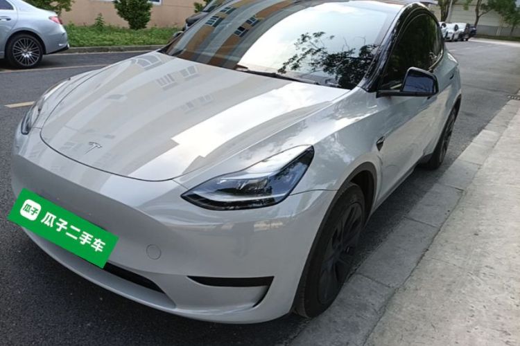 Tesla Model Y 2023 #2 Tesla Model Y 2023 car image #2