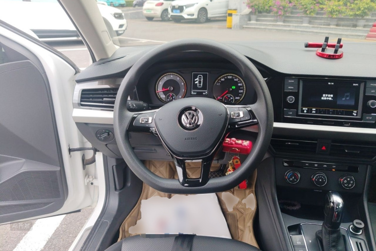 Volkswagen Lavida 2019 car image #12