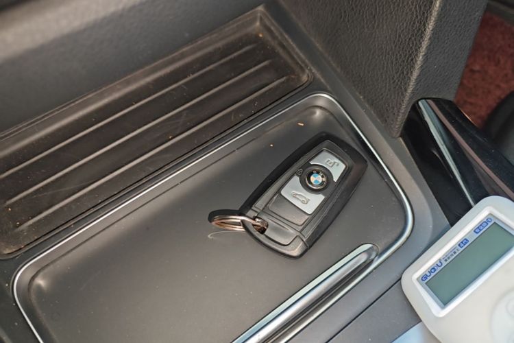 BMW 3 Series 2018 #9 BMW 3 Series 2018 car image #9