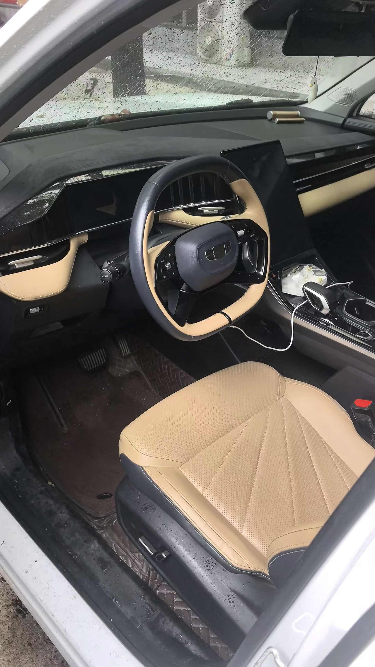 GEELY Boyue L 2023 صورة سيارة #4