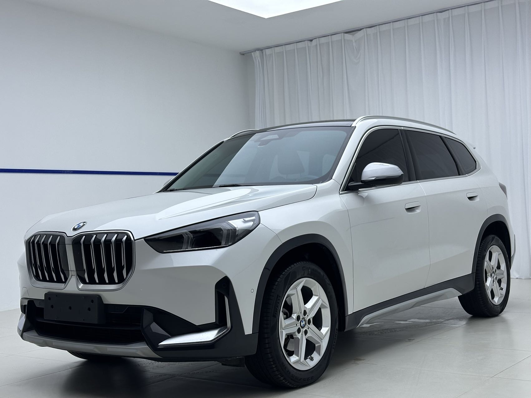 BMW X1 2023 BMW X1 2023 car image