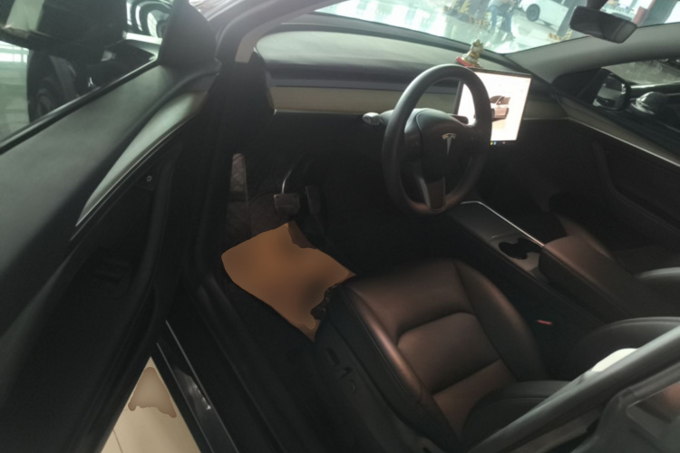 Tesla Model Y 2023 #16 Tesla Model Y 2023 car image #16