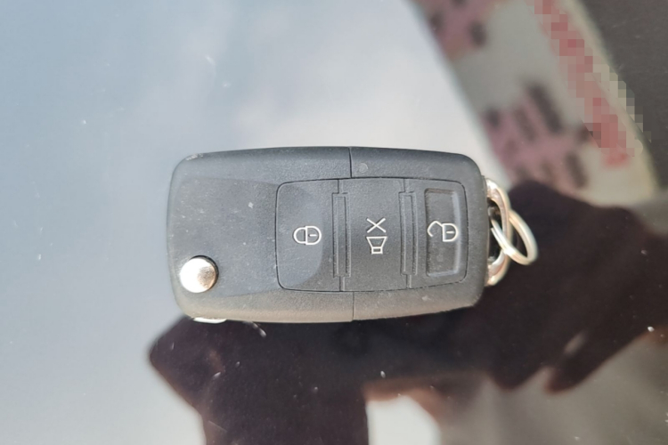 Volkswagen Santana 2016 car image #9