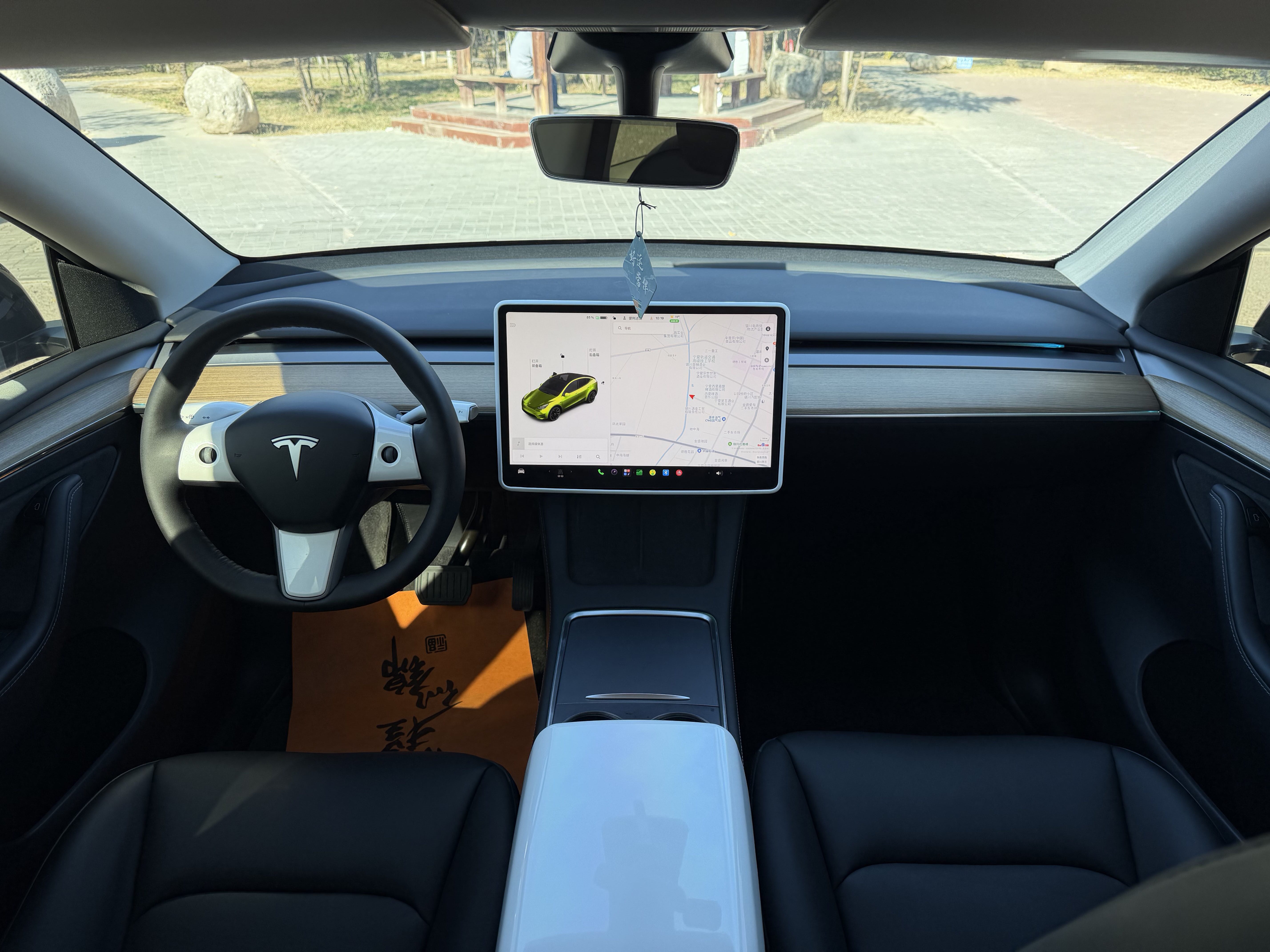 Tesla Model Y 2021 car image #12