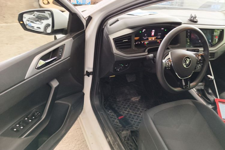 Volkswagen Polo 2023 car image #16