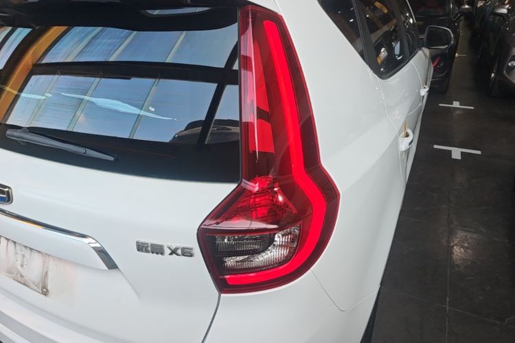 GEELY Vision X6 2019 image de voiture #8