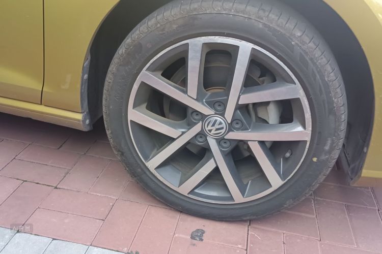 Volkswagen Golf 2018 car image #9