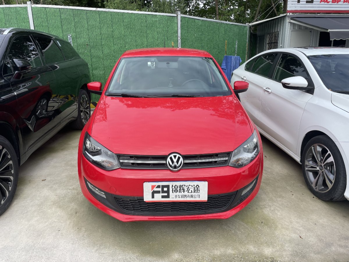 Volkswagen Polo 2014 car image #5