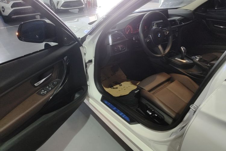 BMW 3 Series 2019 #16 BMW 3 Series 2019 car image #16