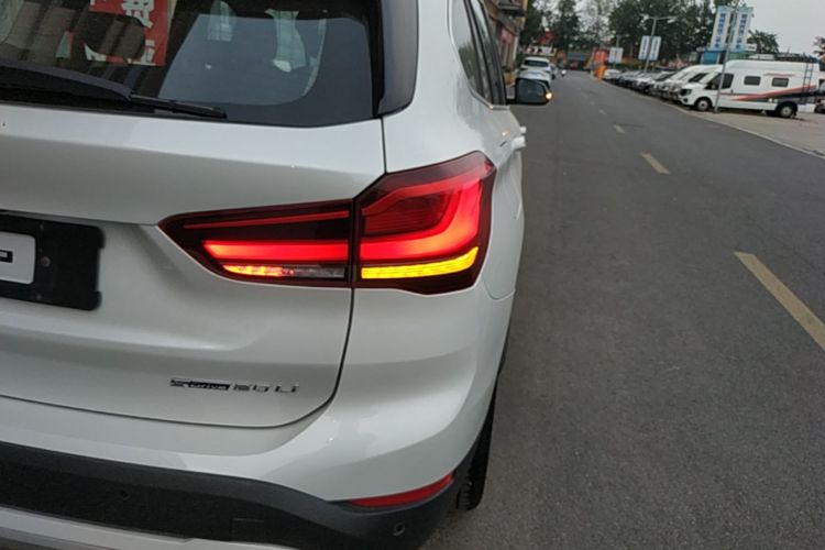 BMW X1 2022 car image #8