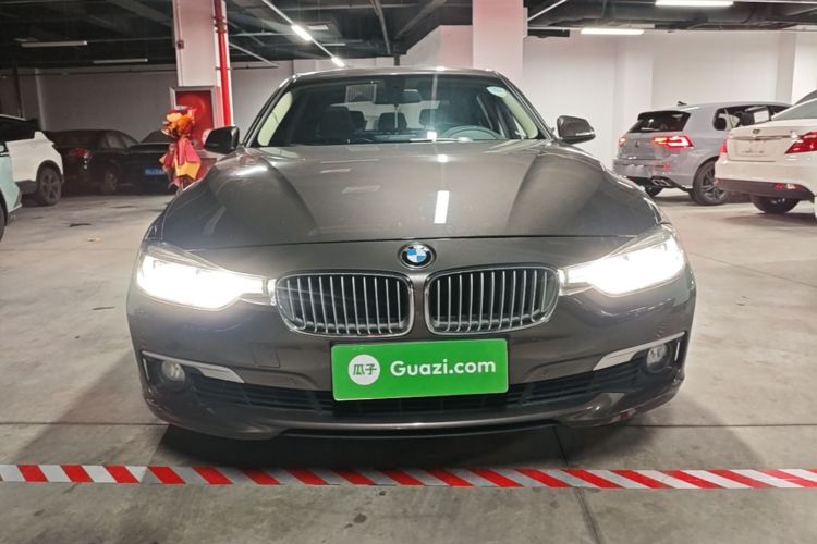 BMW 3 Series 2018 car image #3