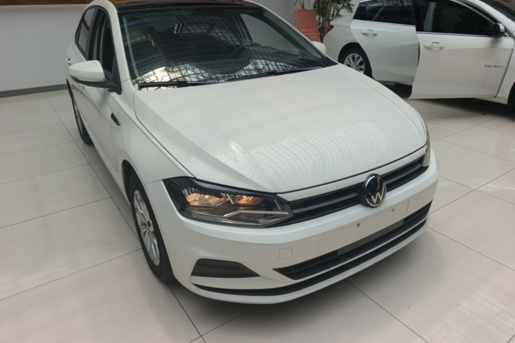 Volkswagen Polo 2021 car image #4