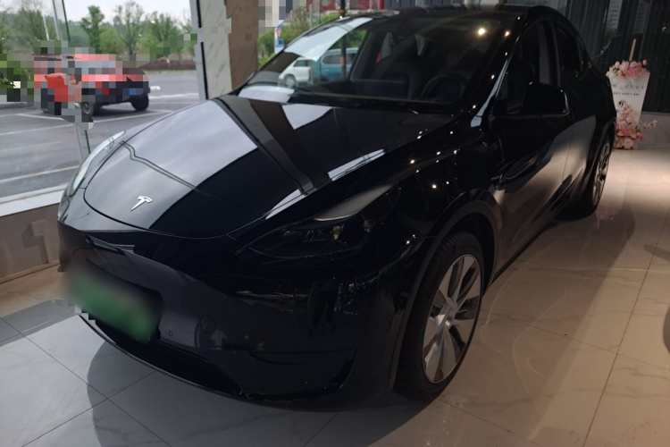 Tesla Model Y 2023 #2 Tesla Model Y 2023 car image #2