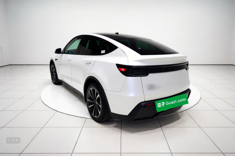 Tesla Model Y 2025 car image #5