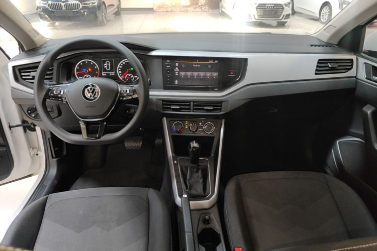 Volkswagen Polo 2022 car image #10