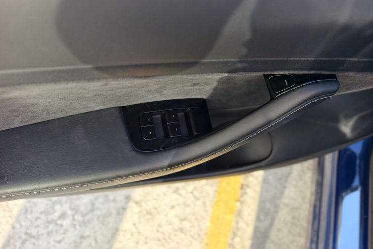 Tesla Model 3 2020 car image #14