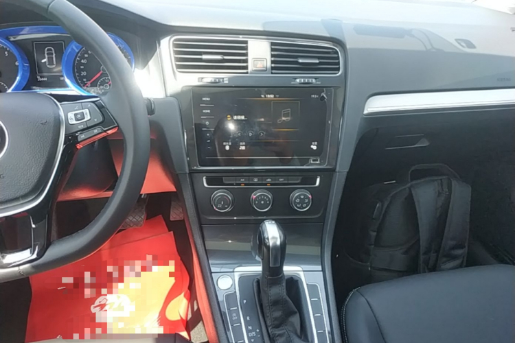 Volkswagen Golf 2020 car image #13