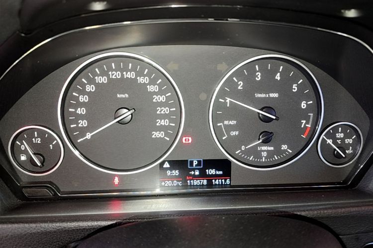 BMW 3 Series 2015 صورة سيارة #16