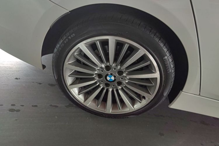 BMW 3 Series 2019 #10 BMW 3 Series 2019 immagine di auto #10