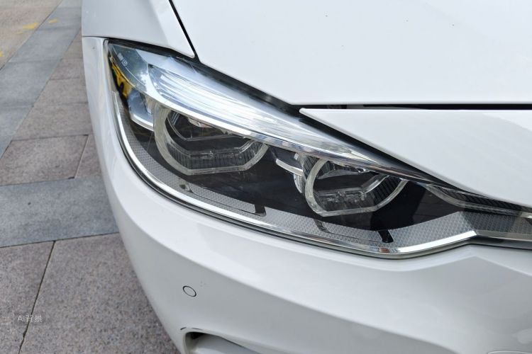 BMW 3 Series 2019 صورة سيارة #8