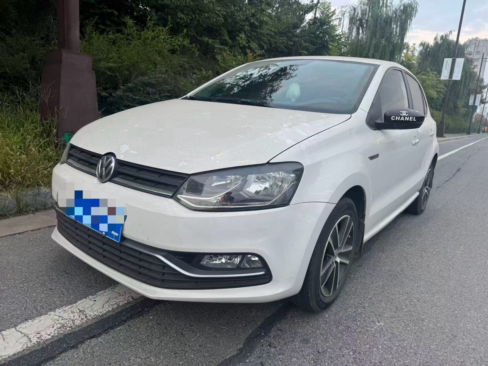 Volkswagen Polo 2015 car image 
