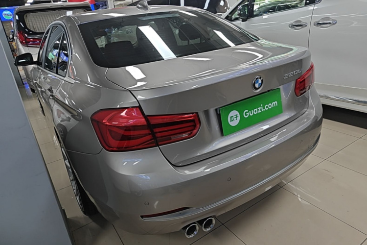 BMW 3 Series 2018 car image #7