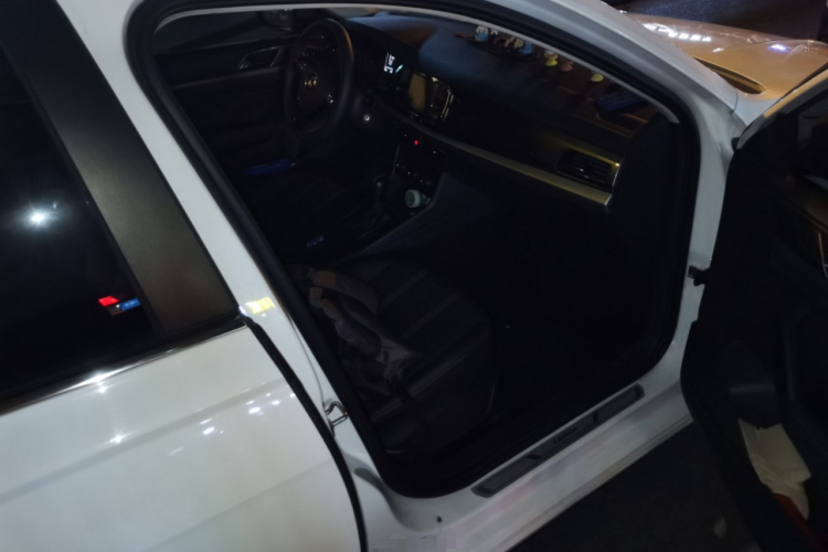 Volkswagen Lavida 2019 #21 Volkswagen Lavida 2019 car image #21