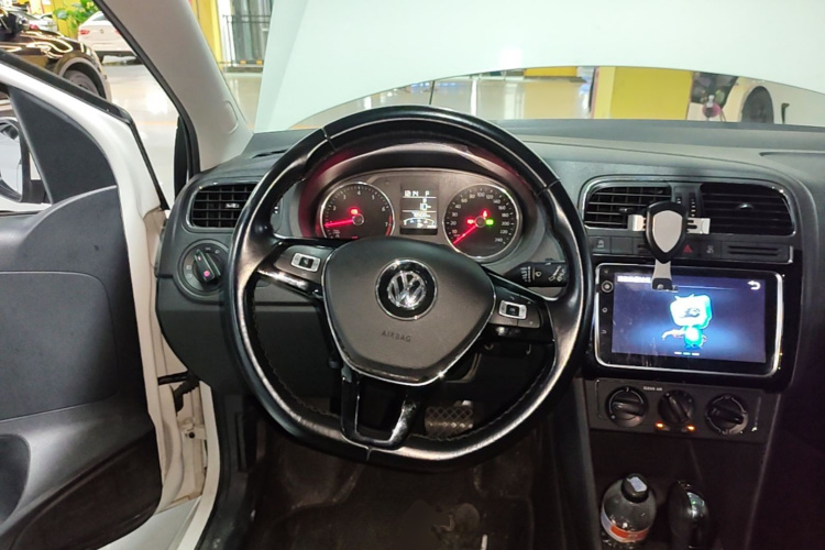 Volkswagen Polo 2018 #11 Volkswagen Polo 2018 car image #11