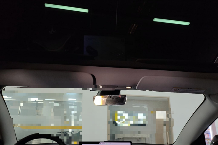 Tesla Model 3 2020 car image #18