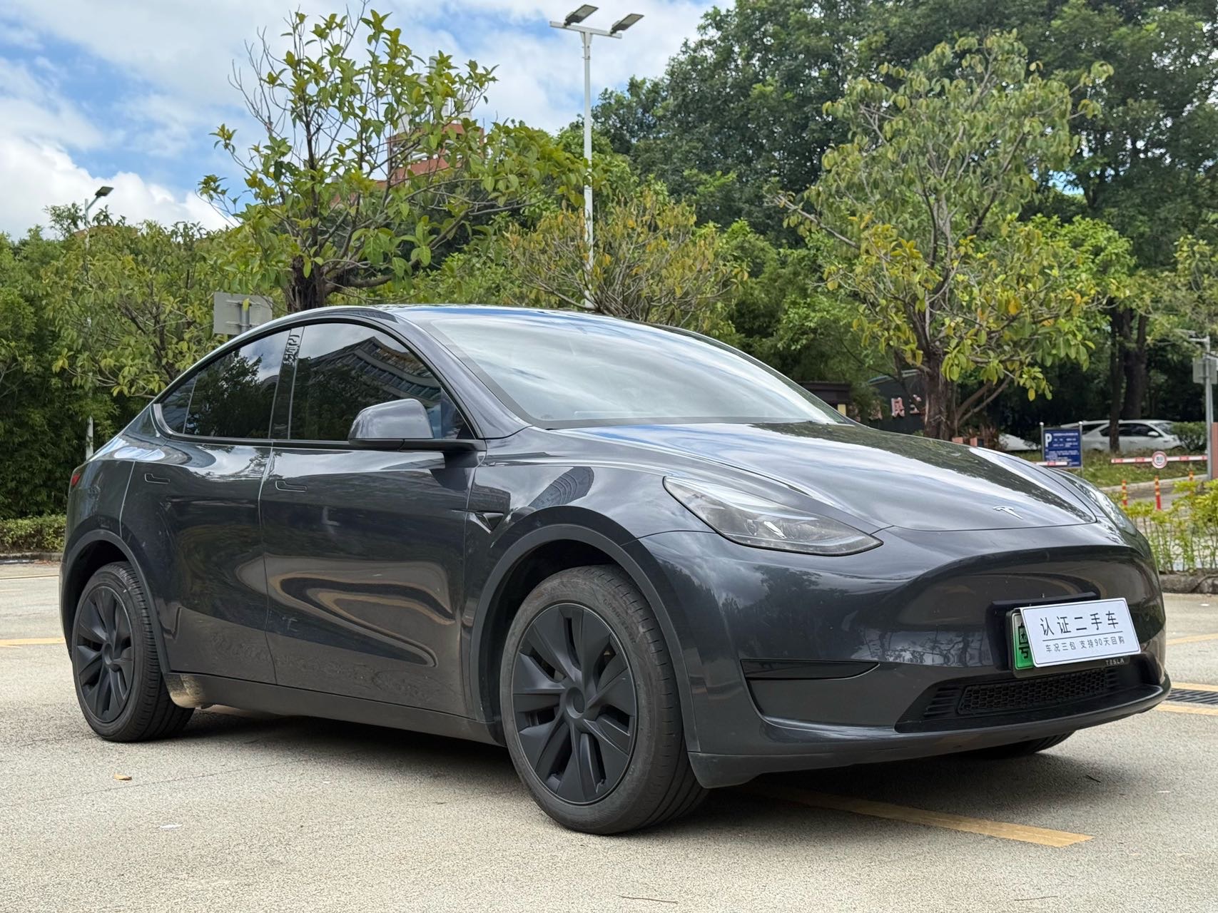 Tesla Model Y 2024 car image #3