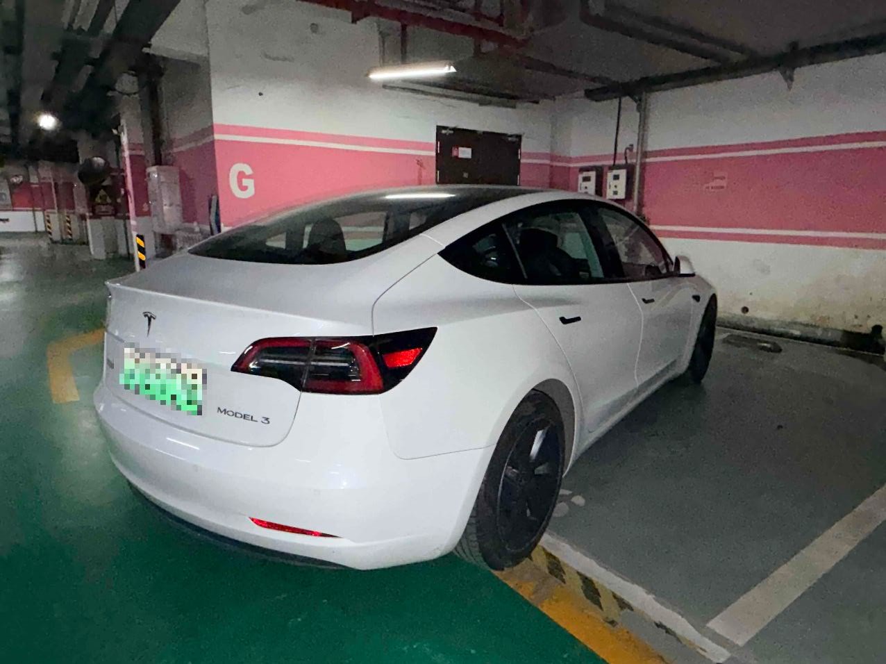 Tesla Model 3 2022 car image #7