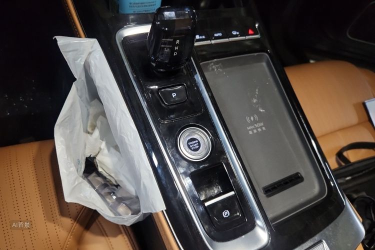 GEELY Boyue L 2025 car image #16