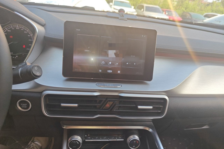 GEELY Coolray 2021 car image #17