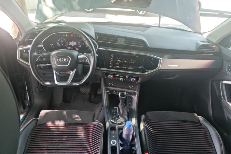 Audi Q3 2021 car image #11