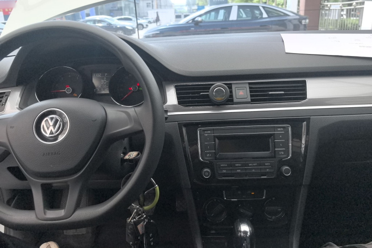 Volkswagen Bora 2022 image de voiture #10