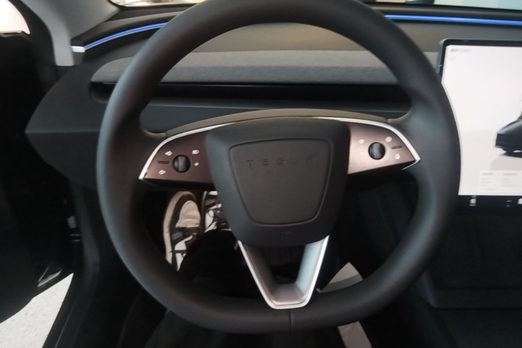 Tesla Model 3 2024 #11 Tesla Model 3 2024 car image #11