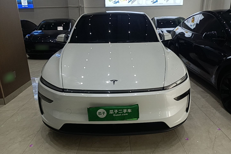 Tesla Model Y 2025 #3 Tesla Model Y 2025 car image #3