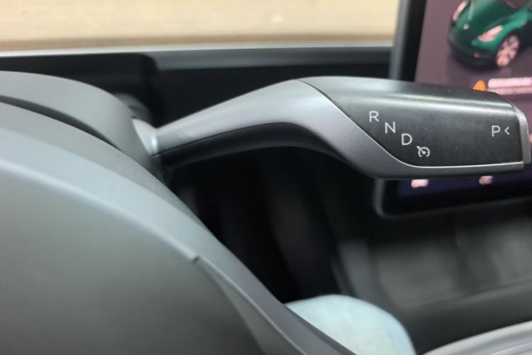 Tesla Model Y 2022 #14 Tesla Model Y 2022 car image #14